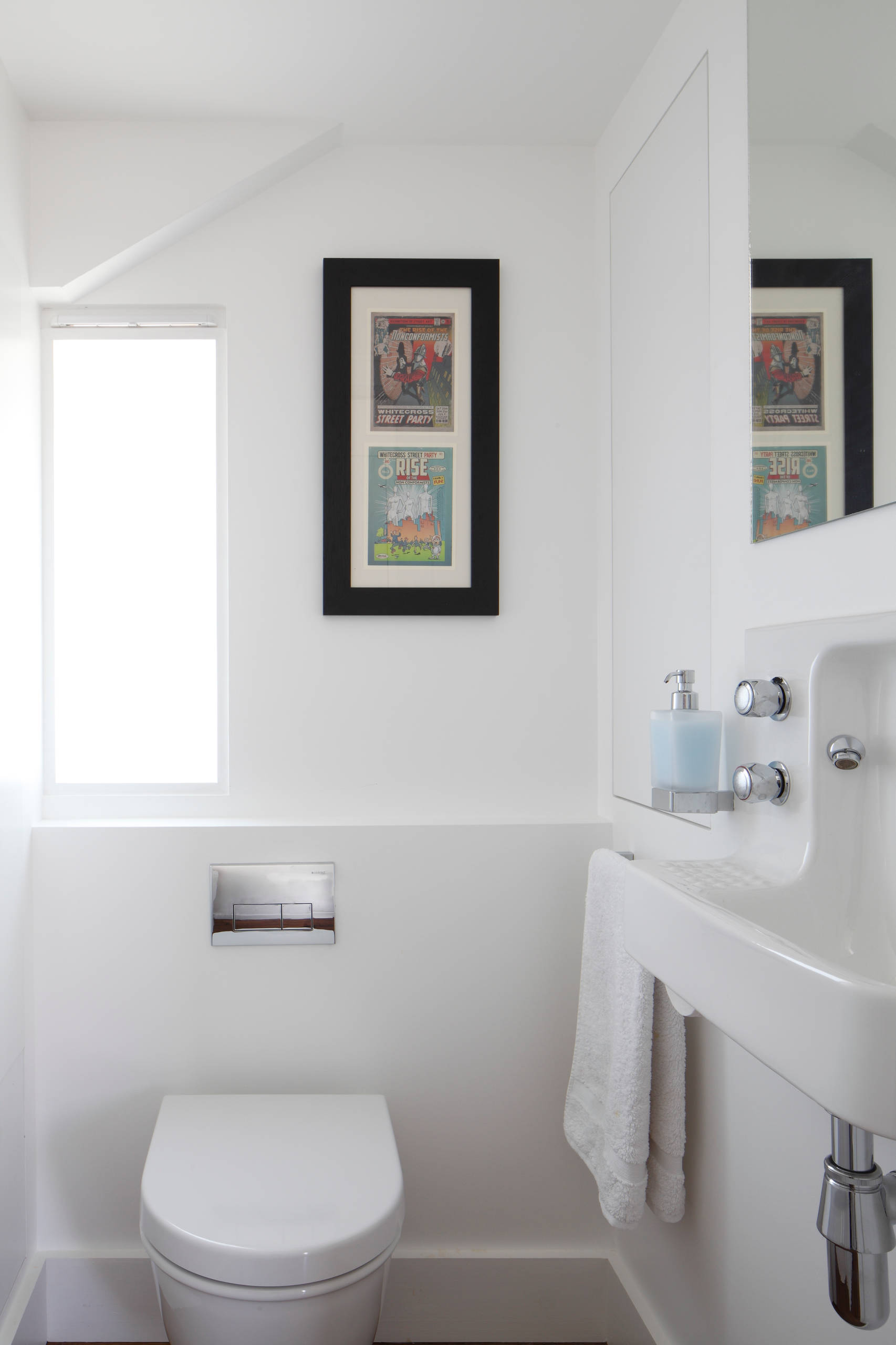 Tiny Toilet Room - Photos & Ideas | Houzz