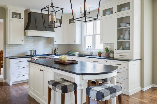 Warthen Team on X: Black kitchens are just as timeless as white ones, they  can be cozier and a little moodier. This stylish space just might inspire  you to go dark. #kitchen #