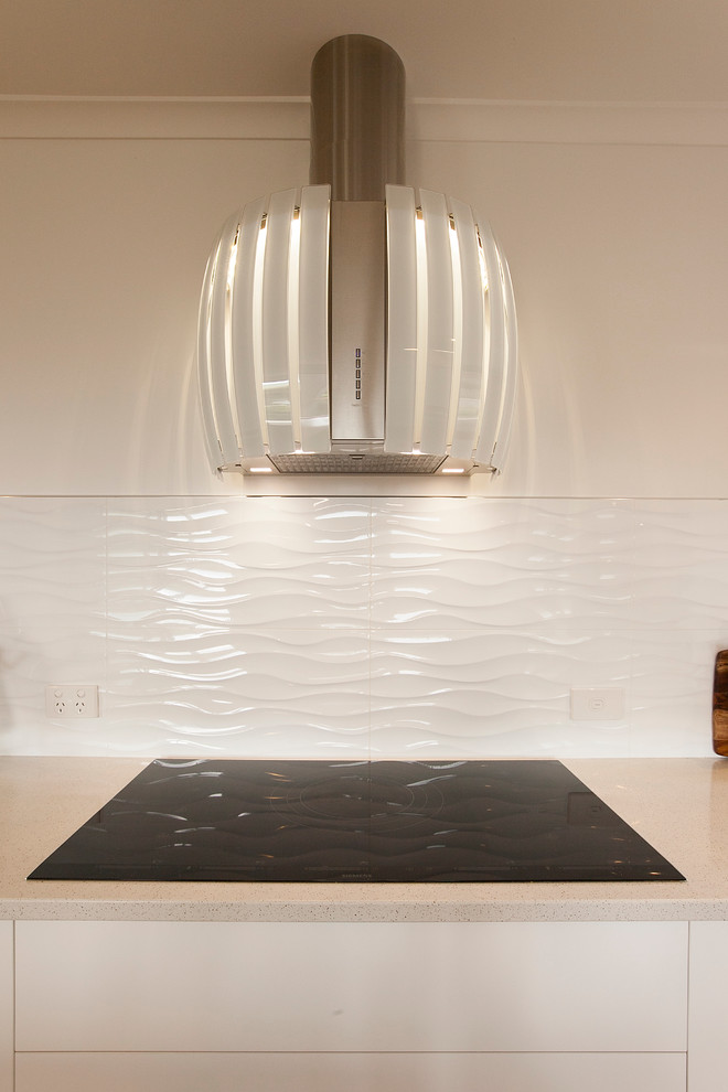 Rosevears Extension Cook top and range hood Modern Kitchen