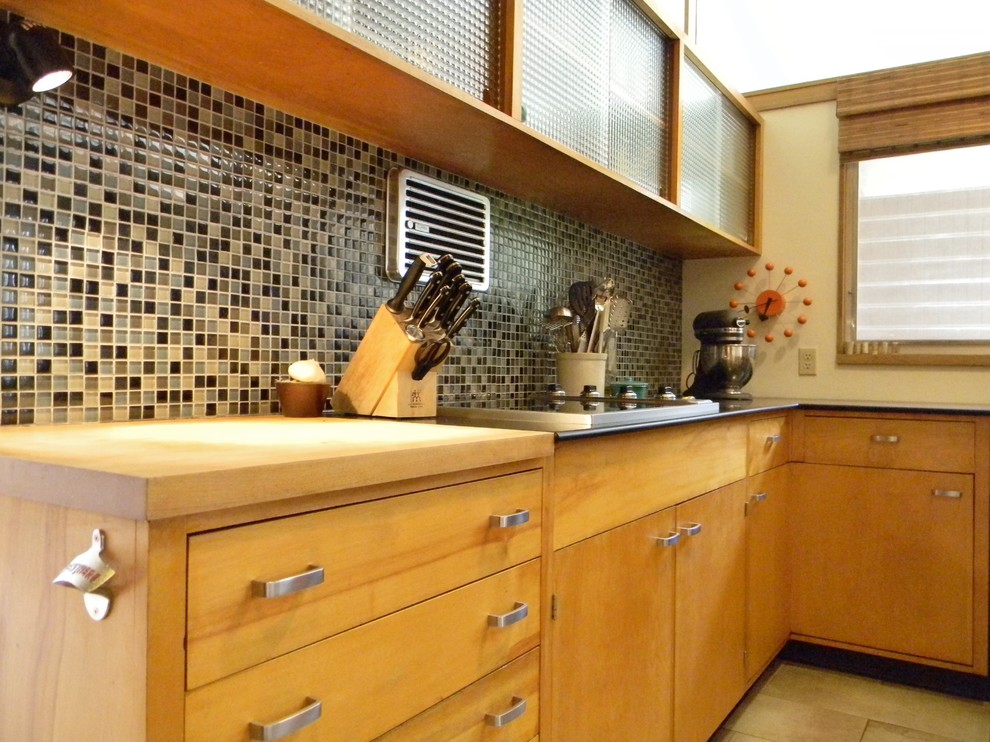 Inspiration for a retro kitchen in Seattle.