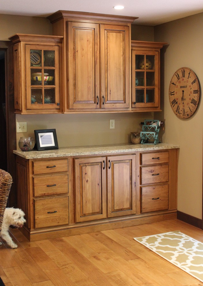 Rustic Beech in Cinnamon Stain with Black Glaze Traditional Kitchen