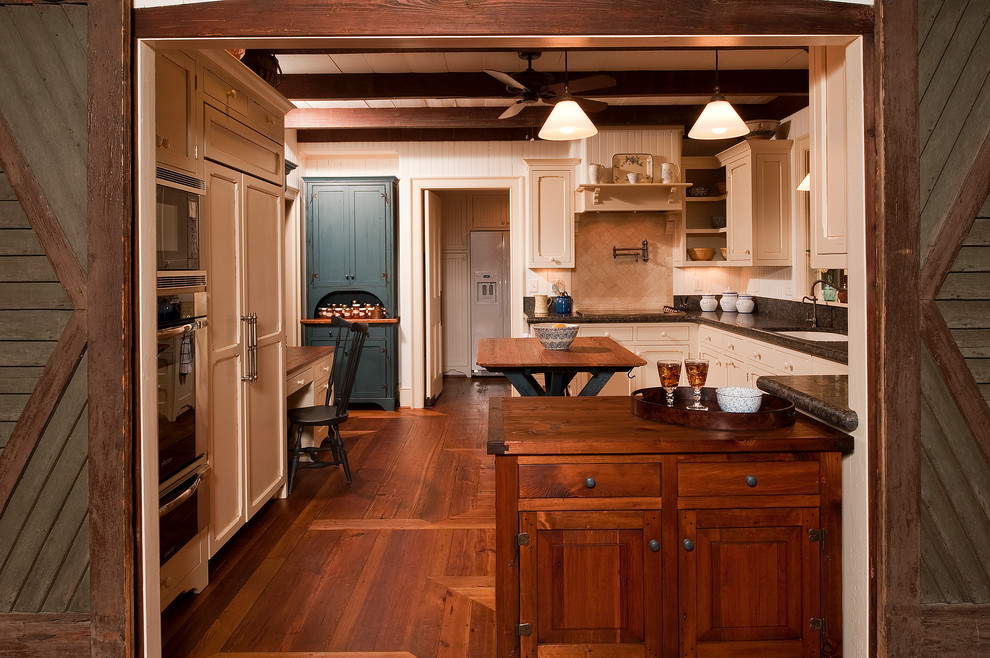 Design ideas for a country kitchen in Raleigh.