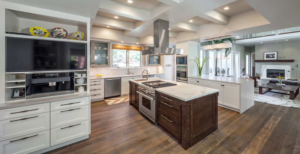 Inspiration for a contemporary kitchen remodel in Sacramento
