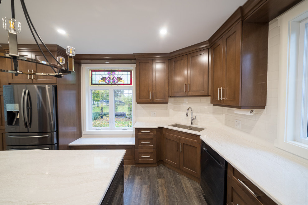 Photo of a traditional kitchen in Toronto.