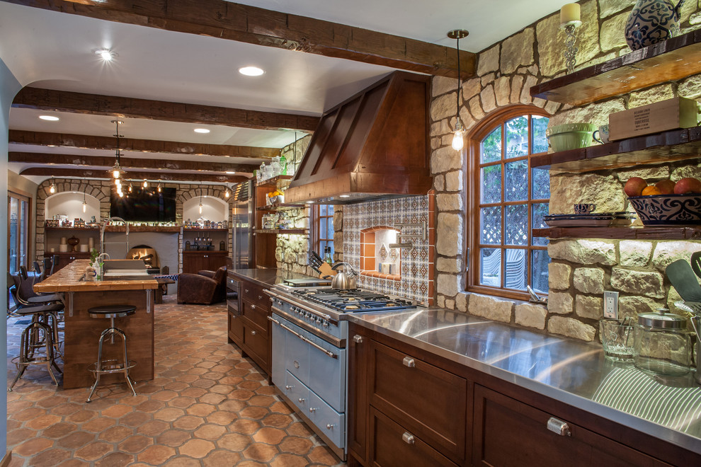 Example of a tuscan kitchen design in Salt Lake City
