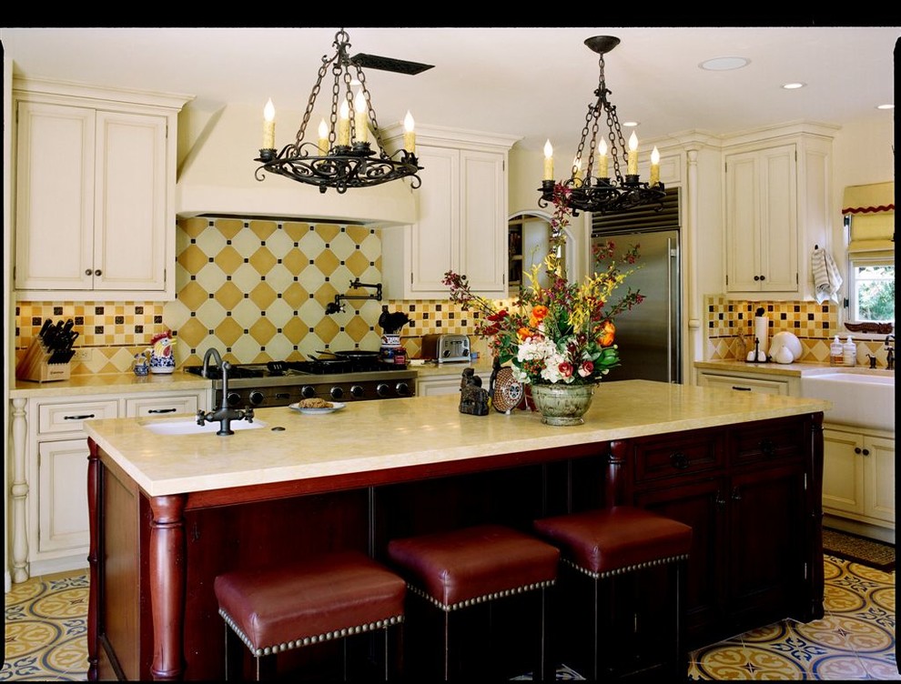 San Marino Spanish Colonial Residence Traditional Kitchen Los