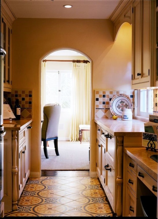 San Marino Spanish Colonial Residence Traditional Kitchen Los