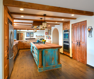 Turquoise – The Cool Kitchen Color Cabinet Trend