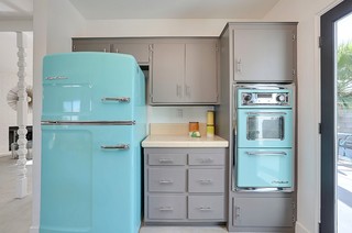 https://st.hzcdn.com/simgs/pictures/kitchens/santa-cruz-turquoise-appliances-real-estate-judge-img~24312a4e072b9e8c_3-2038-1-9cf95e2.jpg