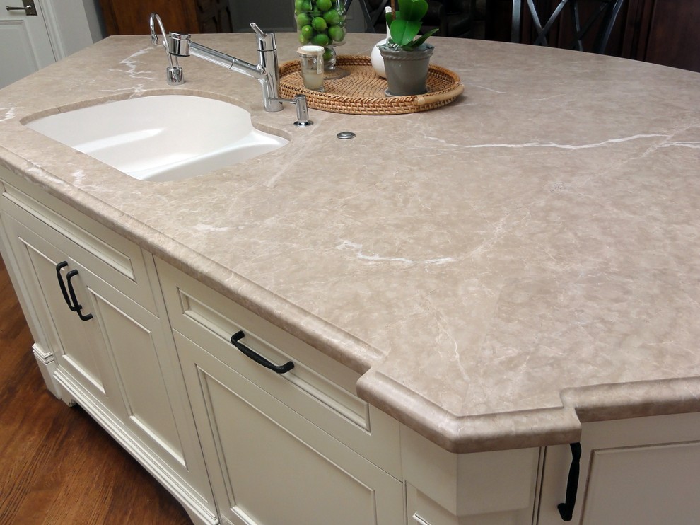 Example of a classic kitchen design in San Francisco