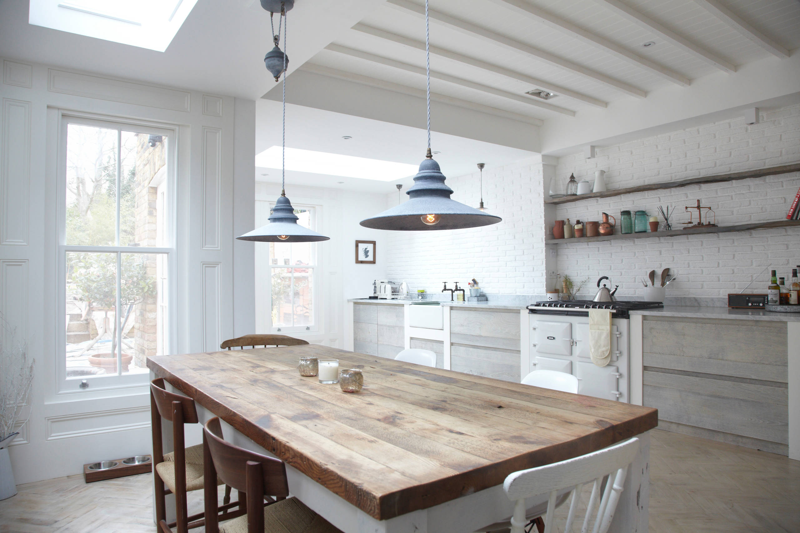 10 Reasons to Consider a Kitchen Table Instead of an Island | Houzz IE