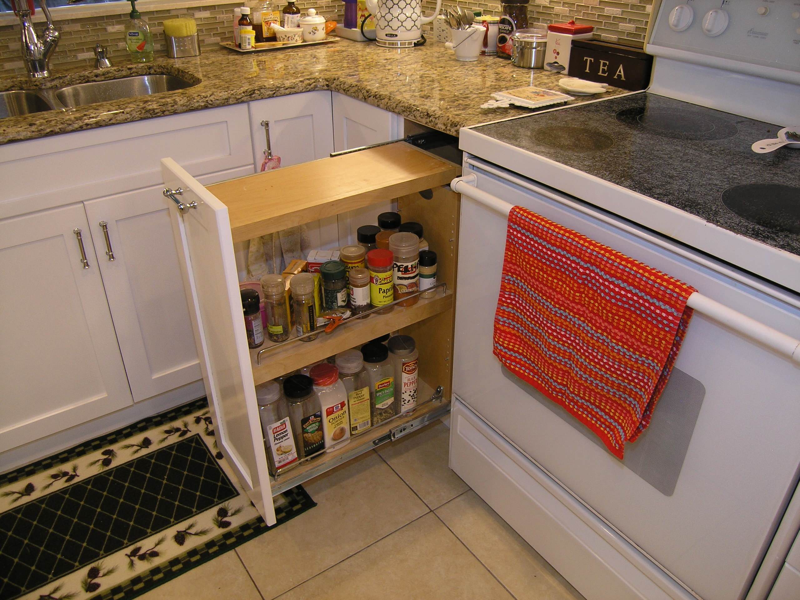 Kitchen Cabinet and Sink - Schoeman Construction