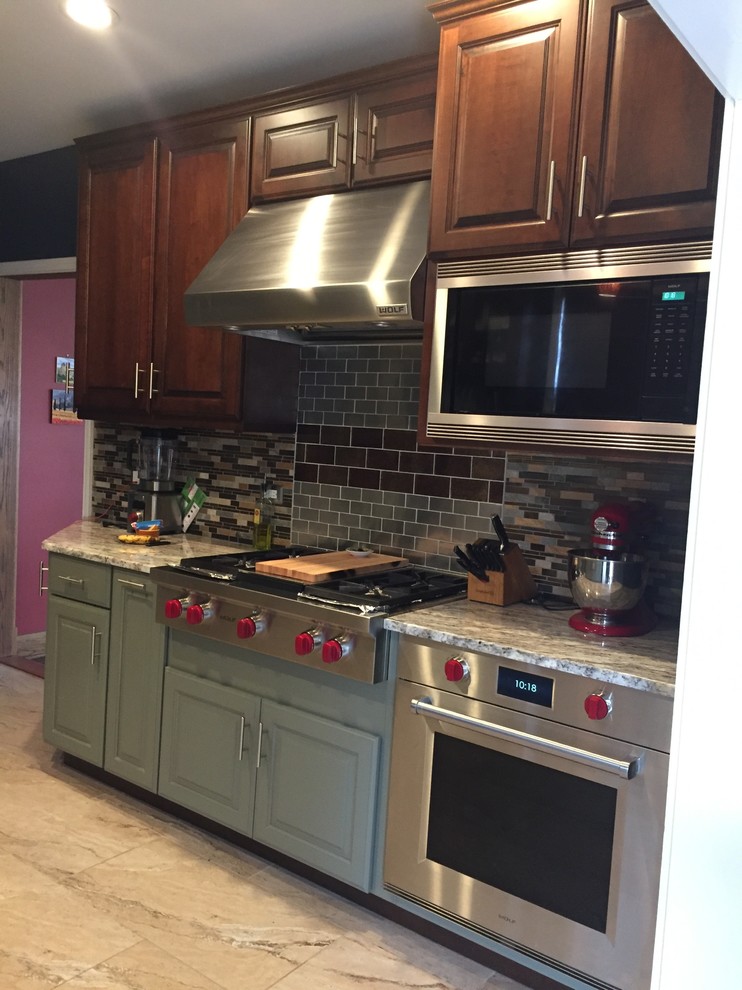 Schuler door in maple, Seagrass sheer and