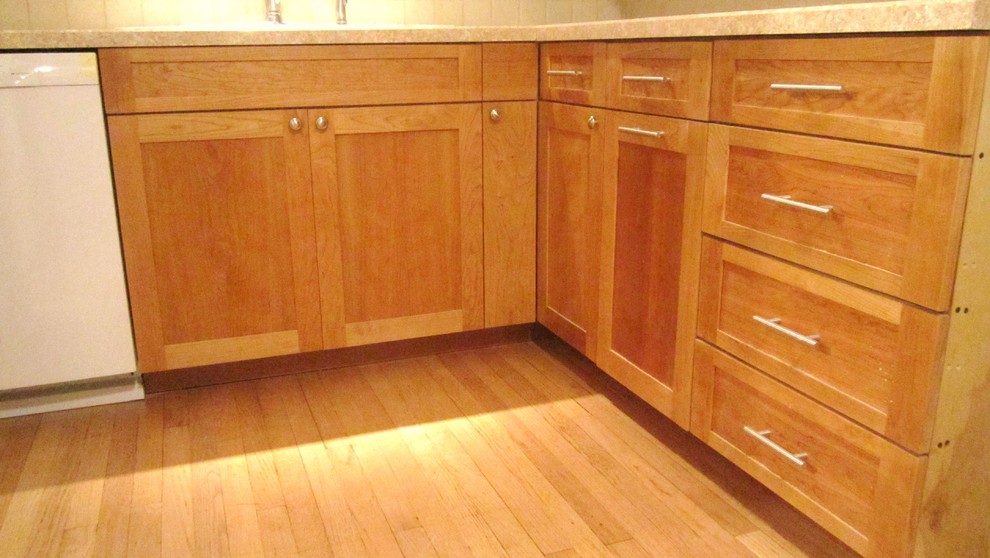 Scotia Ny Remodel Traditional Kitchen New York By Larz Cabinet