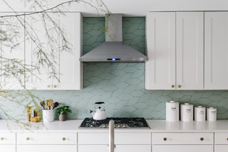 glass picket tile backsplash