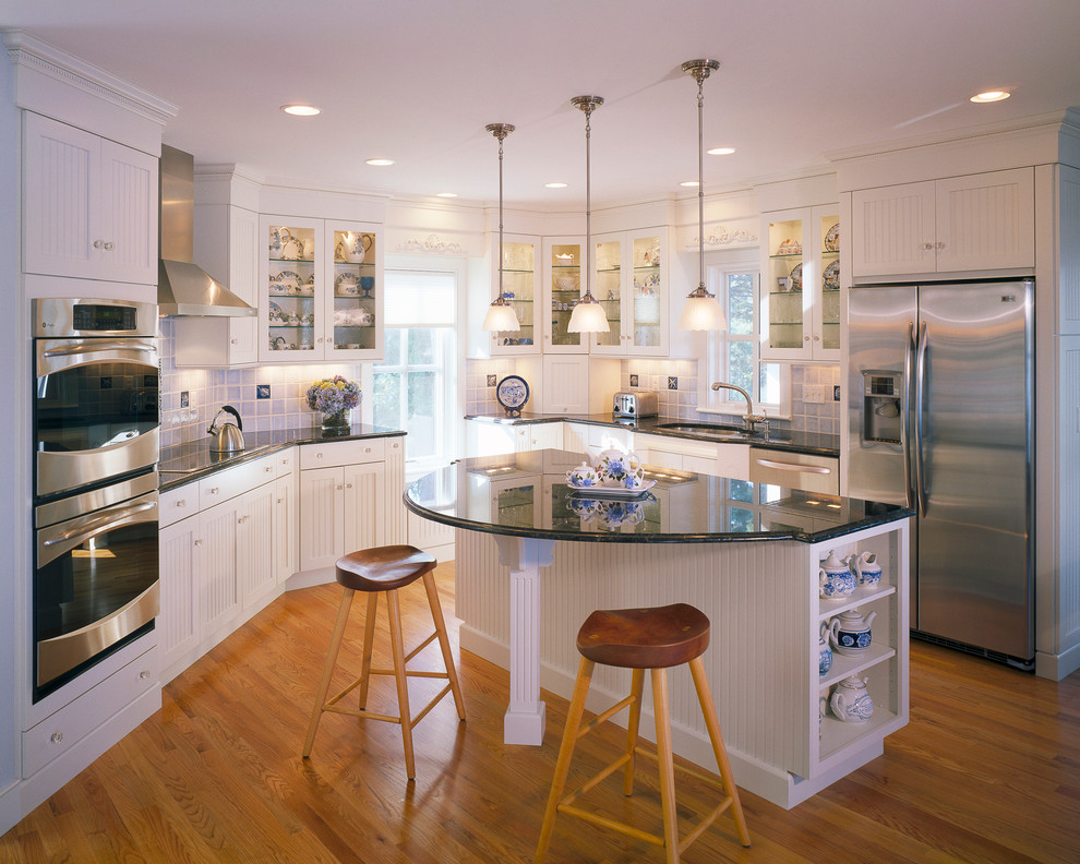 Design ideas for a traditional kitchen in Boston with stainless steel appliances.
