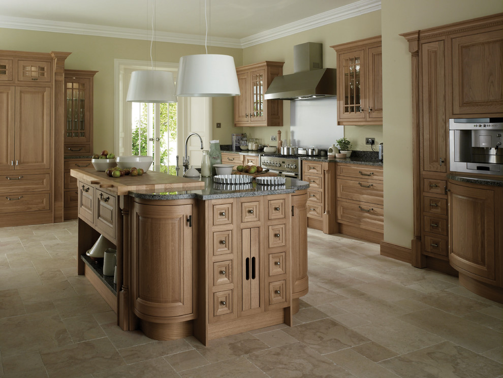 Photo of a country kitchen in Surrey.