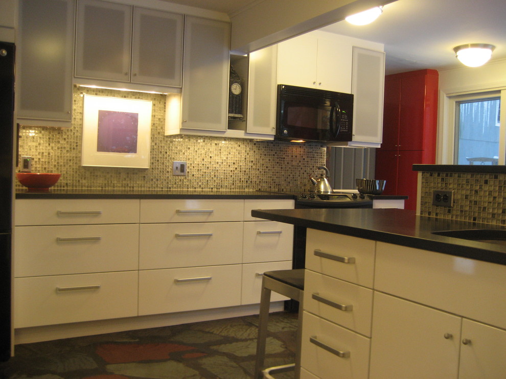 Example of a trendy kitchen design in Bridgeport