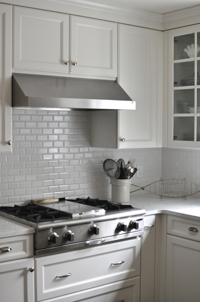 Example of a classic kitchen design in Grand Rapids