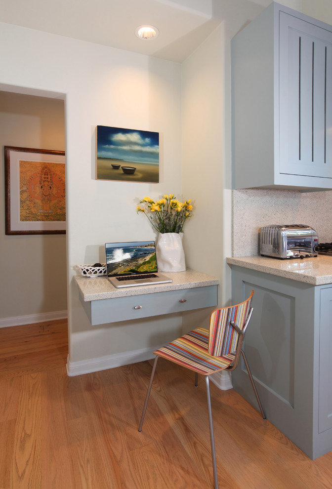 Transitional kitchen photo in Los Angeles with stainless steel appliances