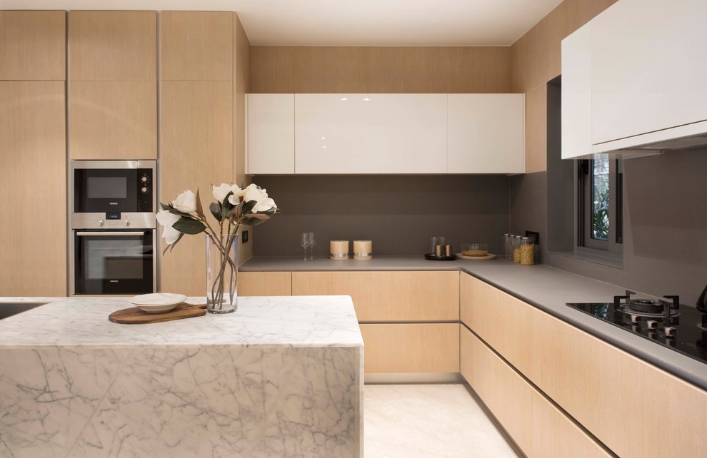 Example of a trendy kitchen design in Singapore