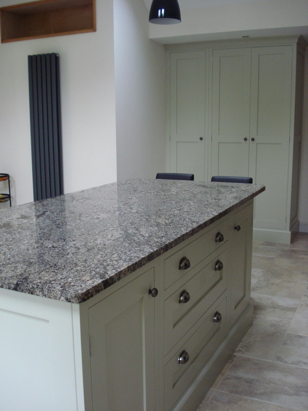 Example of a classic kitchen design in West Midlands