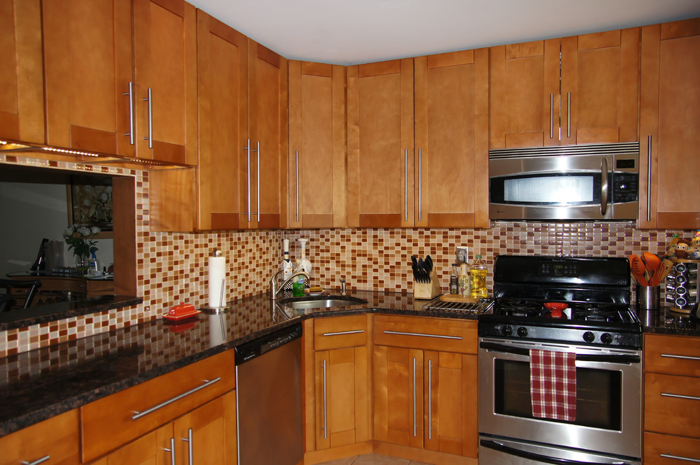 Shaker Kitchen Autumn Finish Traditional Kitchen Philadelphia by RTA