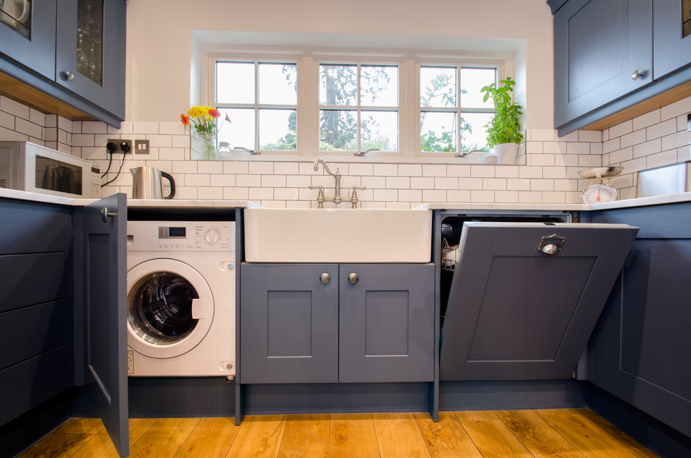 Стильный дизайн: кухня со стиральной машиной в современном стиле - последний тренд