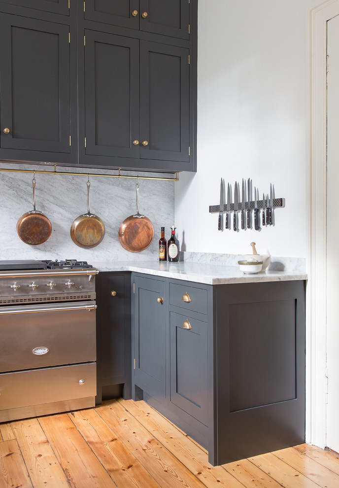 This is an example of a country kitchen in Edinburgh.