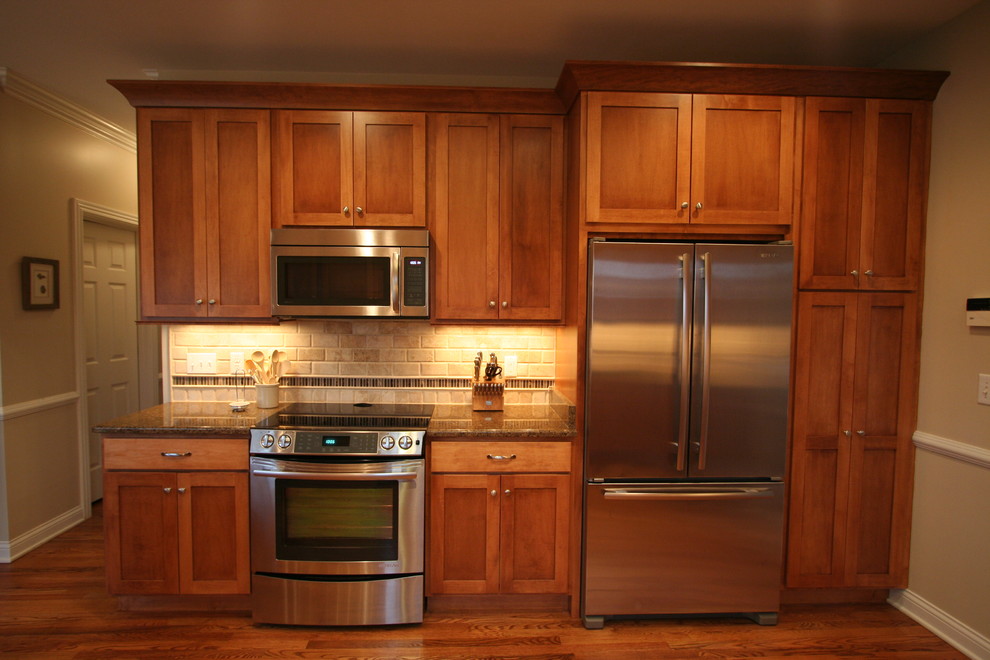 Elegant kitchen photo in Nashville
