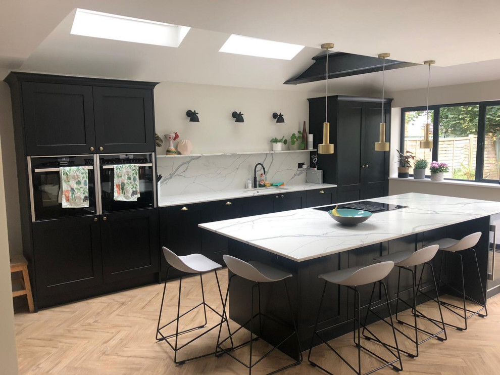 Example of a kitchen design in Hertfordshire