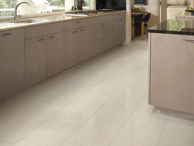 Immagine di una cucina design con pavimento in gres porcellanato