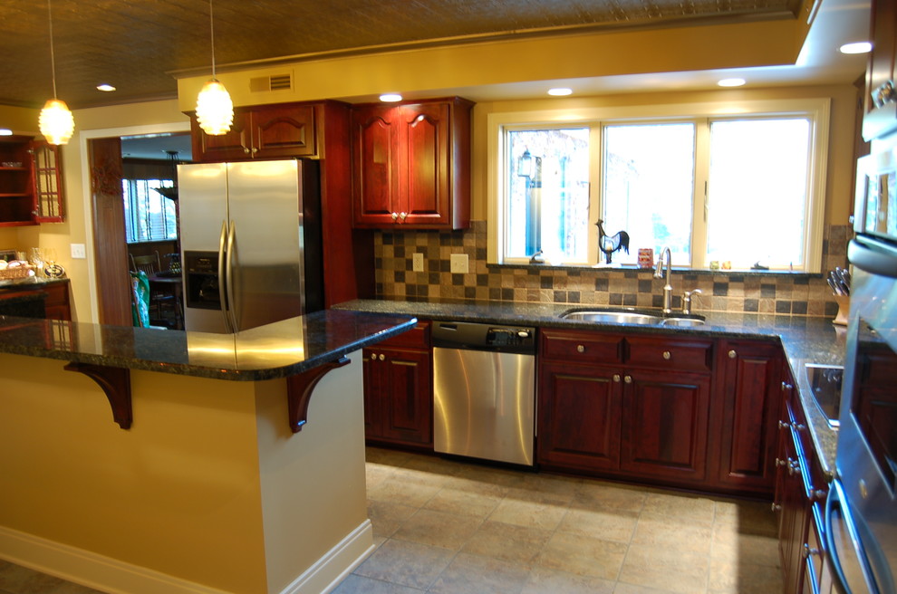 Shawn Kitchen Traditional Kitchen New York by Kitchen Concepts