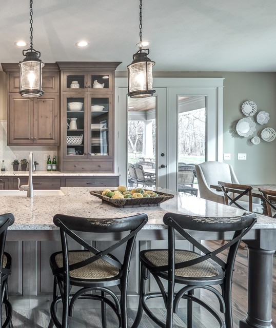 Shiloh Rustic Alder Silas Finish & Graphite Highlight