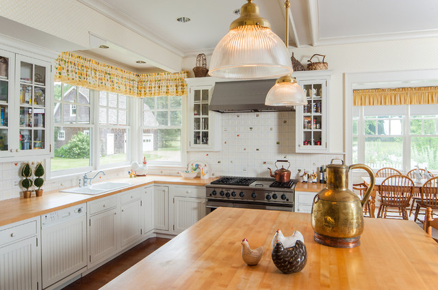 Shingle Style - Country - Kitchen - New York - by Trumbull Architects ...