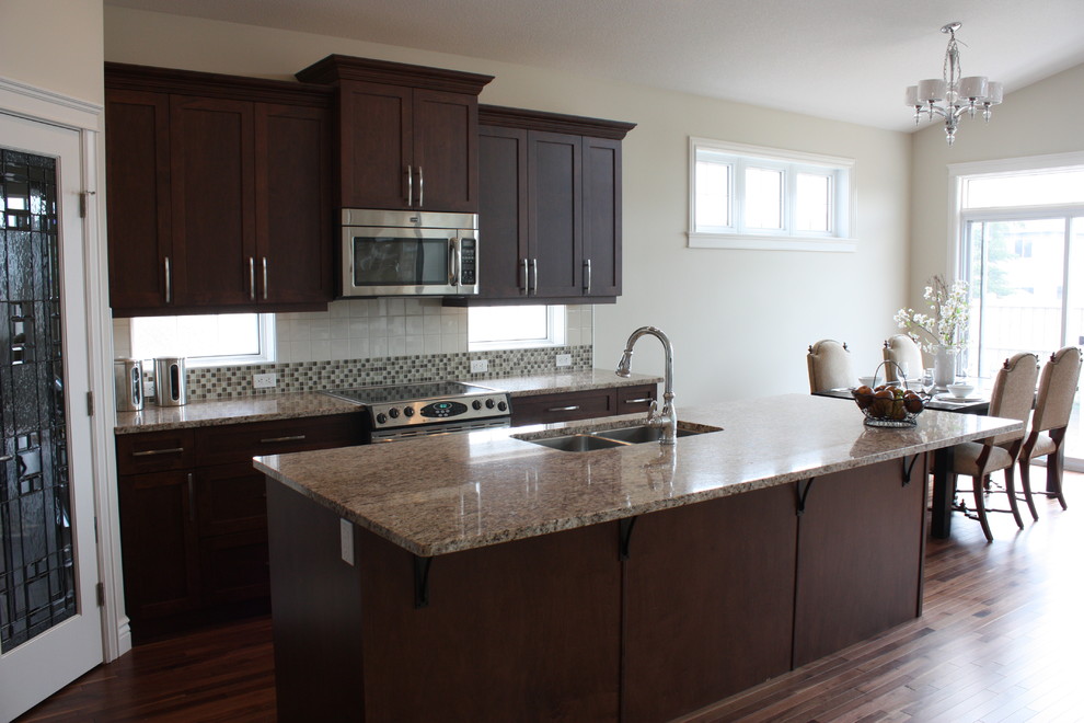 Show Homes Traditional Kitchen Edmonton by Sarasota Homes Ltd