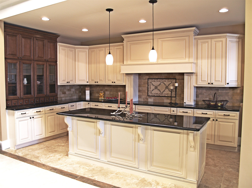 Show Room Traditional Kitchen Atlanta by Woodstone