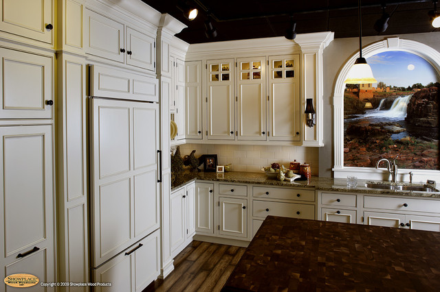 Showplace Lifestyle Cabinet Gallery Sioux Falls Sd American Traditional Kitchen Other By Showplace Cabinetry Design Center