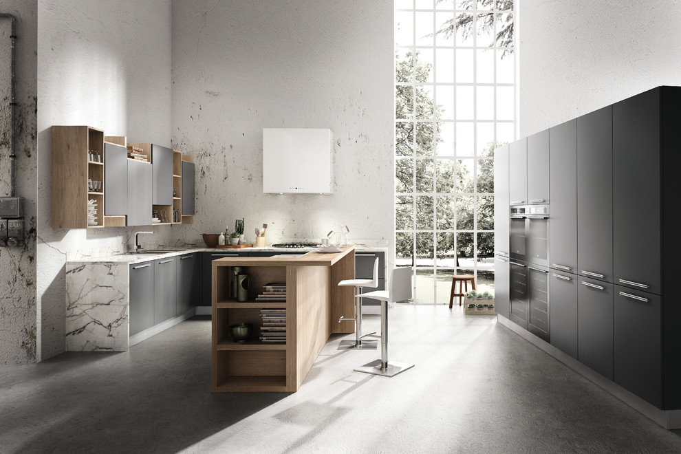 Exempel på ett mellanstort modernt kök, med en dubbel diskho, öppna hyllor, skåp i ljust trä, träbänkskiva, flerfärgad stänkskydd, stänkskydd i cementkakel, integrerade vitvaror, betonggolv och en köksö