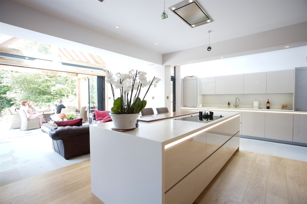 Example of a trendy kitchen design in Cheshire