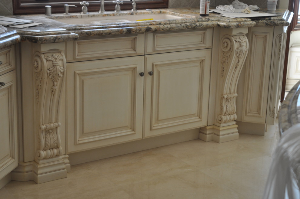 SINK WITH HAND CARVED LEGS Traditional Kitchen Los