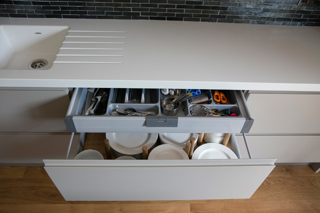 Sleek Handleless J Profile Kitchen Modern Kitchen Other By Number Eighty One Houzz