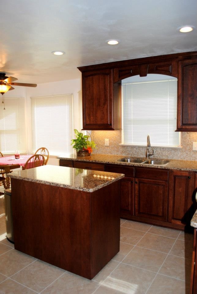 SM Cherry in Nutmeg, Cambria Canterbury Quartz Traditional