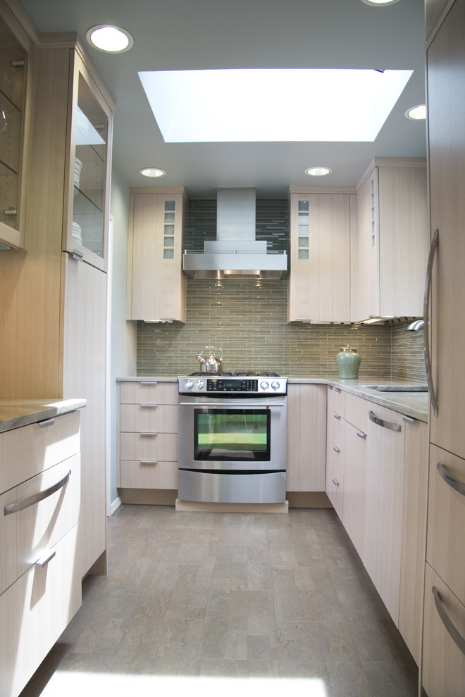 Trendy kitchen photo in Portland