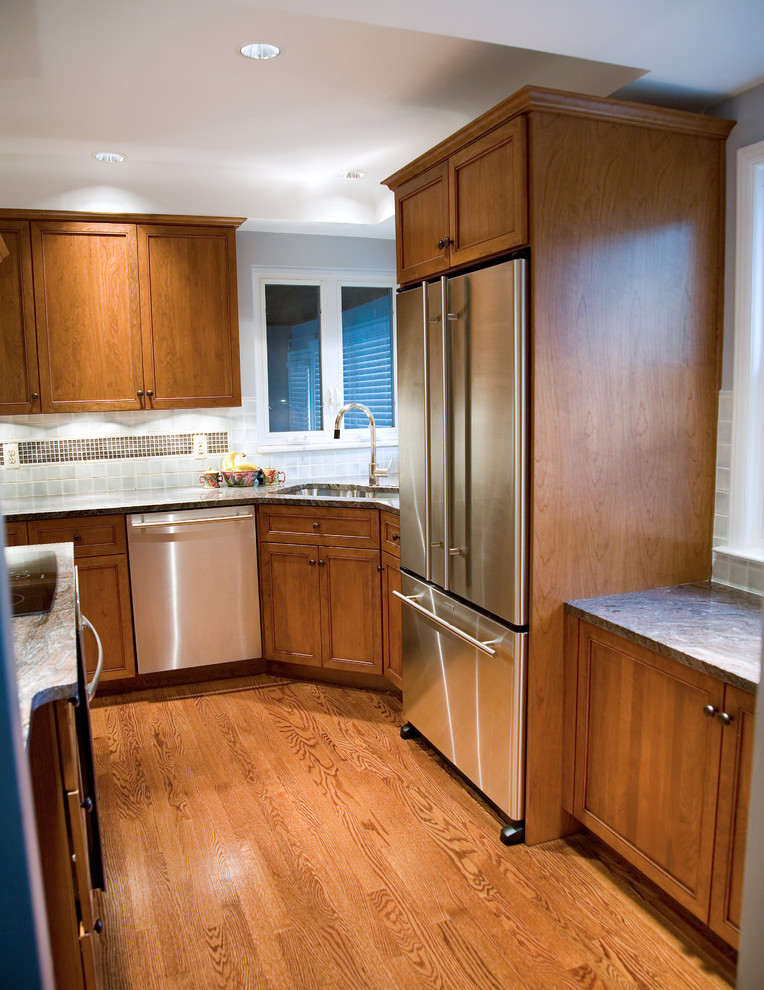 Small kitchen big impact Traditional Kitchen Detroit by