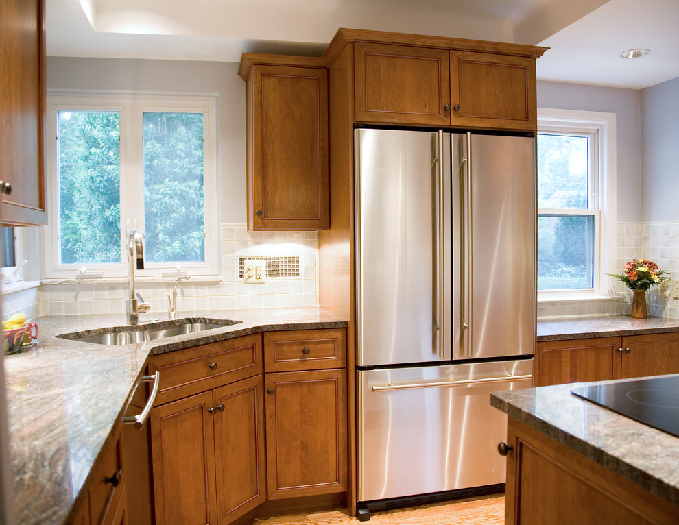 Small kitchen big impact Traditional Kitchen Detroit by