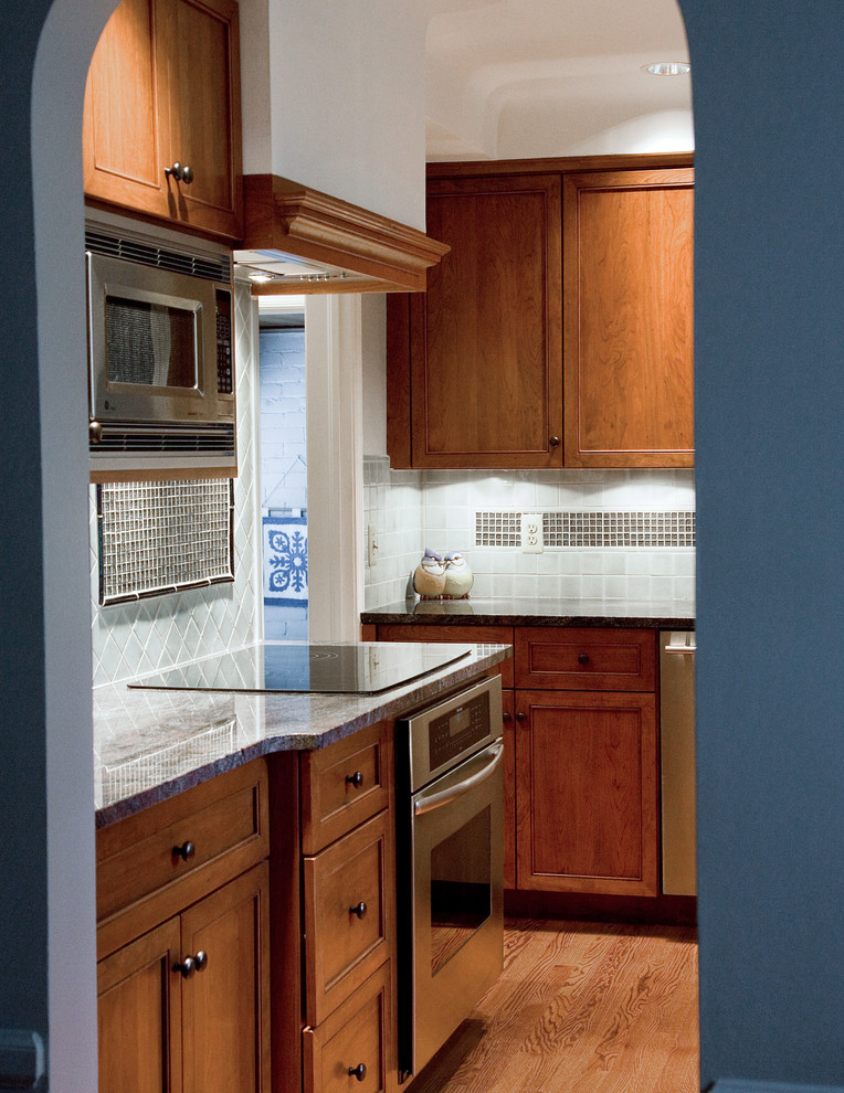 Small kitchen big impact Traditional Kitchen Detroit by