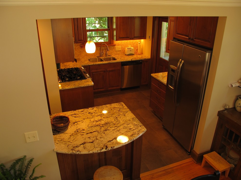 Small Kitchen - Traditional - Kitchen - Minneapolis - by EdgeWork