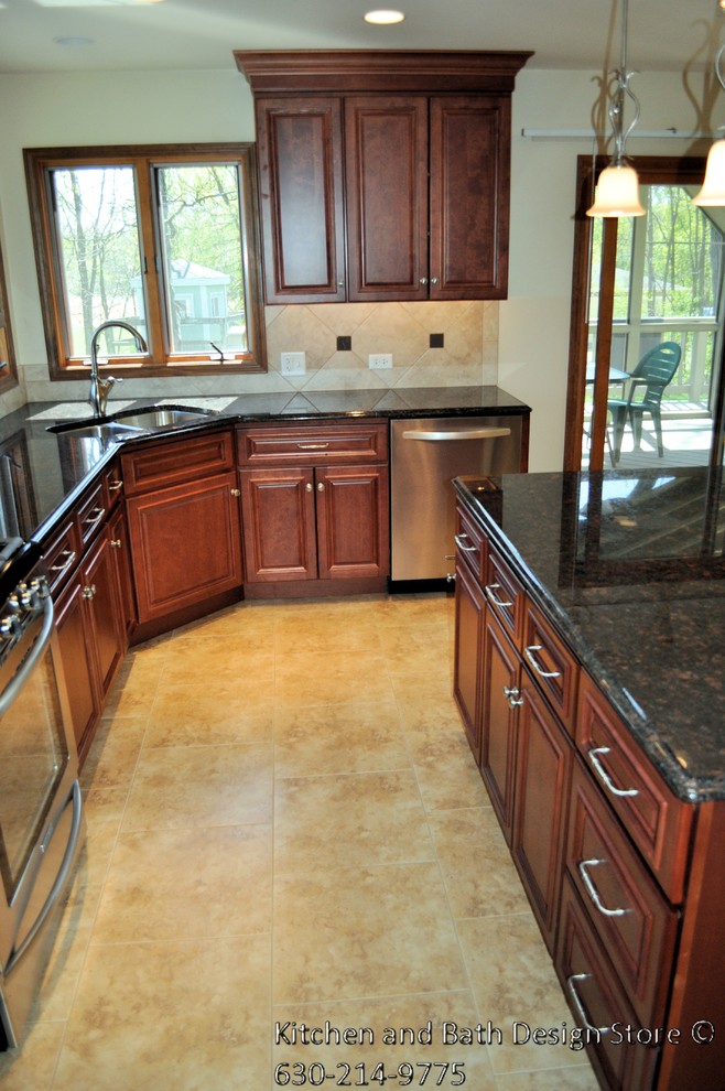 Small Kitchen no More - Traditional - Kitchen - Chicago ...