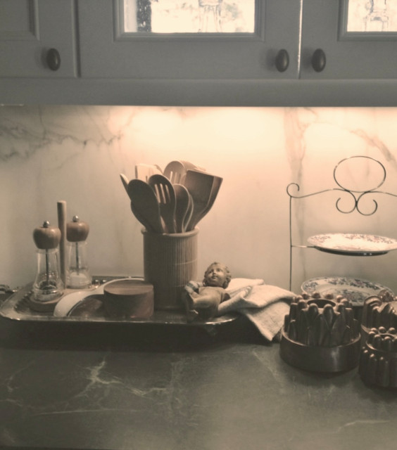 Soapstone counter top with Calacatta marble backsplash Transitional Kitchen Houston by